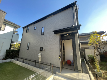 �D���s�K�u���5���ڂ̐V�z��ˌ���